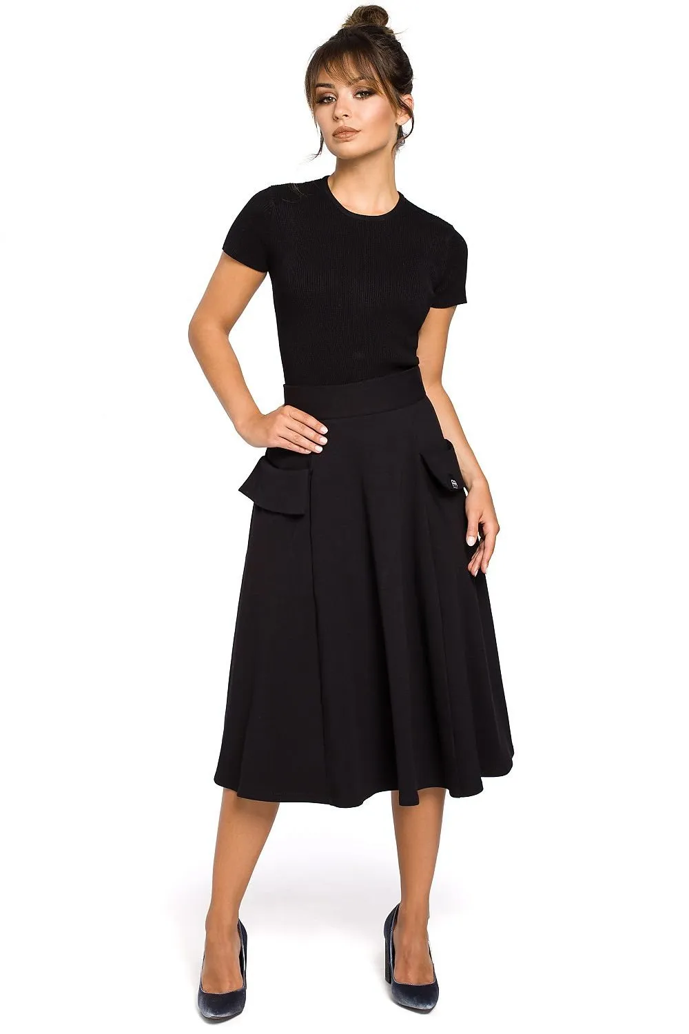 Elegant Flared Midi Skirt with Practical Front Pockets - A Timeless Wardrobe Essential